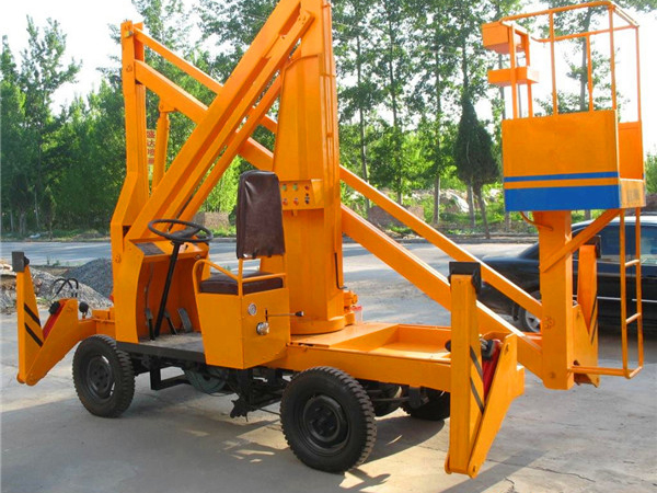 曲臂式升(sheng)降機